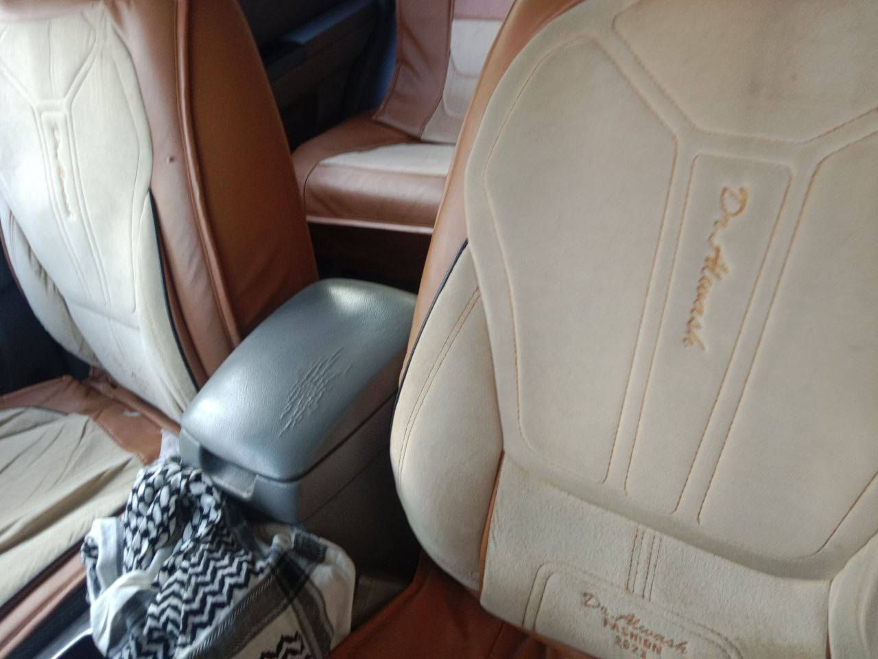 سياره سورينتو ٢٠٠٨
رقمهه بغداد انكليزي جديد

الكير والمحرك والتبريد مكفولات والصبغ للجماليه 

فتحه بالقماره كشنات كهربائي 

مكاني نجف الكوفه للاستفسار الاتصال على الرقم ***********
90 وبيها مجال
