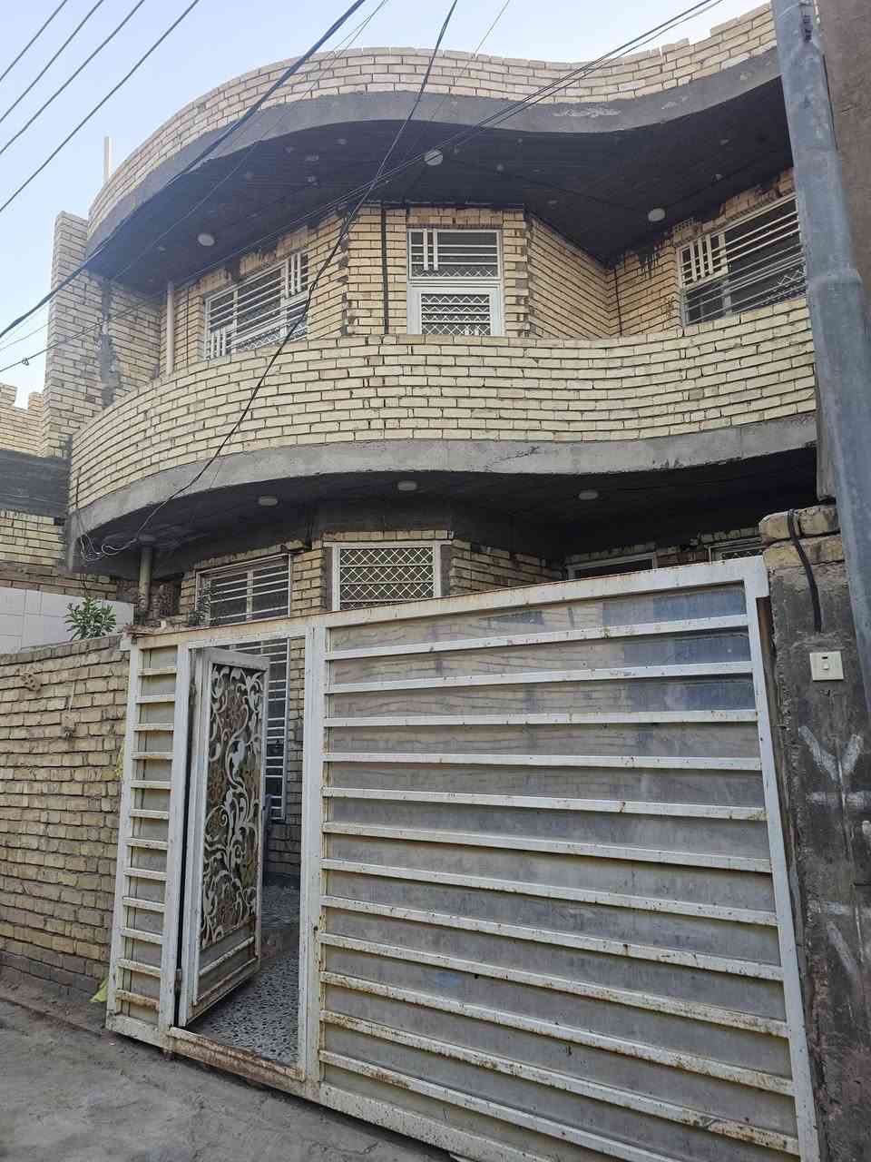 يالله
يعلن مكتب ابراهيم النصراوي للعقارات والمقاولات العامه 
التعقيب المعاملات 
عن وجود دار للبيع المساحة ١٢٠ متر
طابقين في حي جايد شارع الجامع 
يتكون الدار 
ستقبال 
مطبخ 
صحيات داخليه وخارجيه 
٣غرف نوم 
للاستفسار مراجعة المكتب مقابل البنزين خانه الميقات او التواصل ع الرقم ***********
