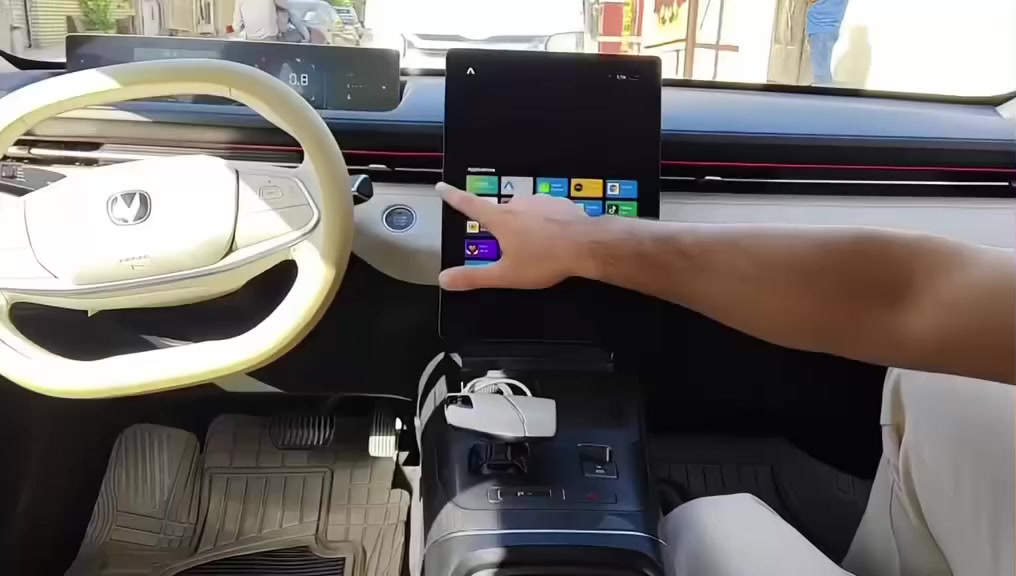 السلام عليكم 
يتوفر تحديث جميع شاشات الشانجان
واضافه التطبيقات الترفيهيه والخدمية على شاشه الوكاله دون اي تأثير
مع ضمان في العمل 
بأنسب الأسعار الموقع بغداد الدوره
***********
