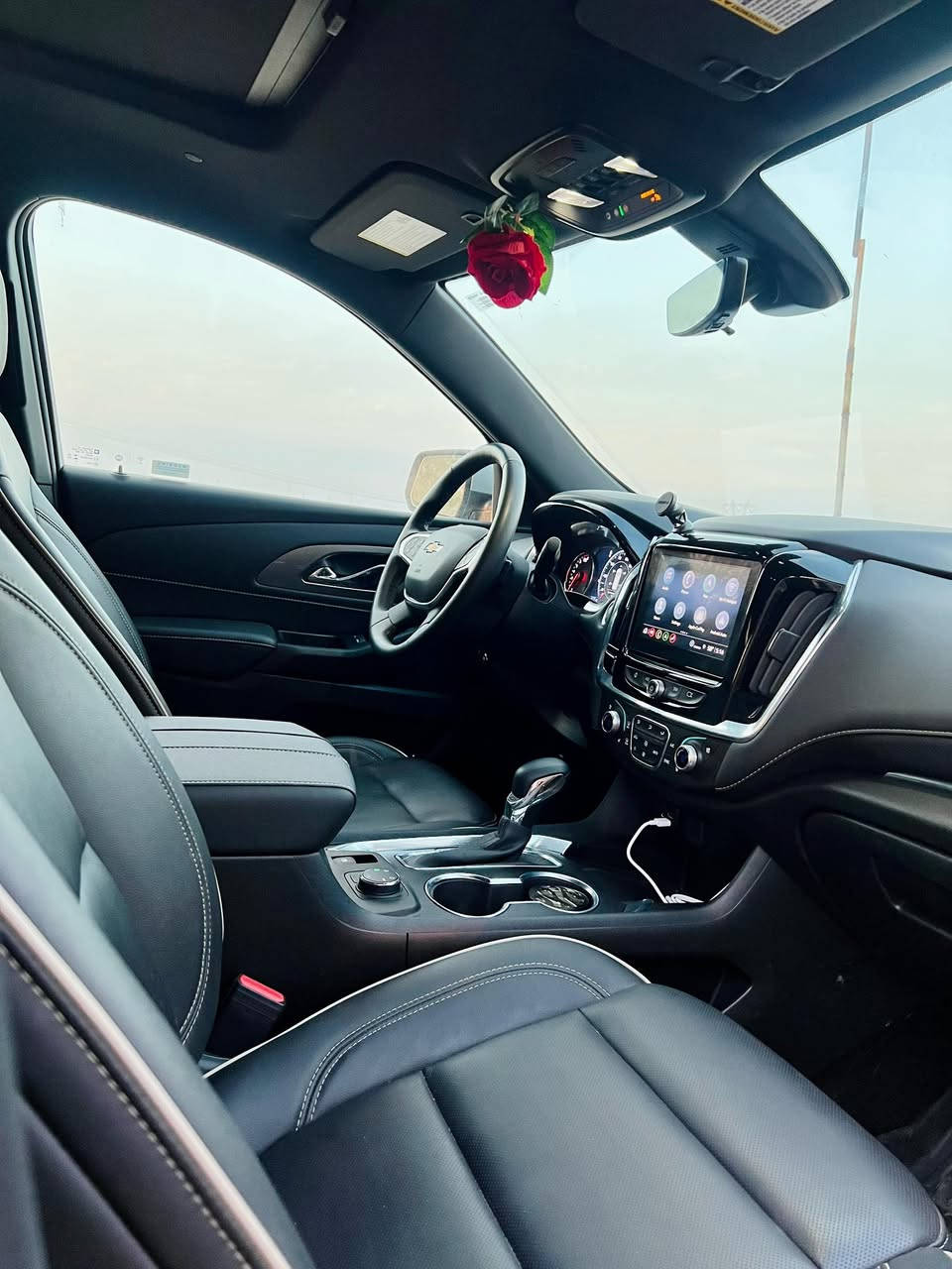 ترافرس 23 بريمير فول مواصفات
مستوردها بيدي وكلش نضيفة
ضربتها جنطة ومصلحها بدون تبديل بدون ايرباك
بيها فقط بك لايت طافي والثاني مكسور
ماشيه 23 الف
بيع أو مراوس
السعر 285
مكانها بالعمارة ***********
