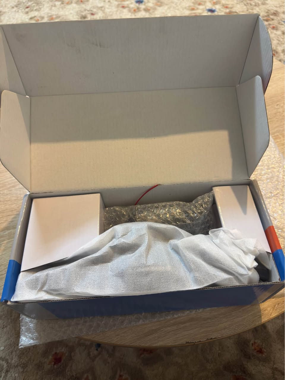 للبيع 

مرآيه وسطيه + شاشه + تعتيم + كاميرا 
يرهم للجميع سيارات جديد غير مستخدم

مكاني كركوك 
*********** كركوك, العراق
