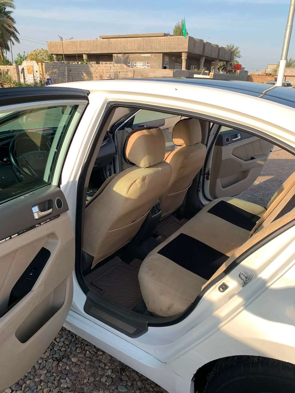 كادينزا 2012 خليجي ابيض 6v
السعر 110$ وبيه مجال 
كلشي موضح بالسونار 
***********
