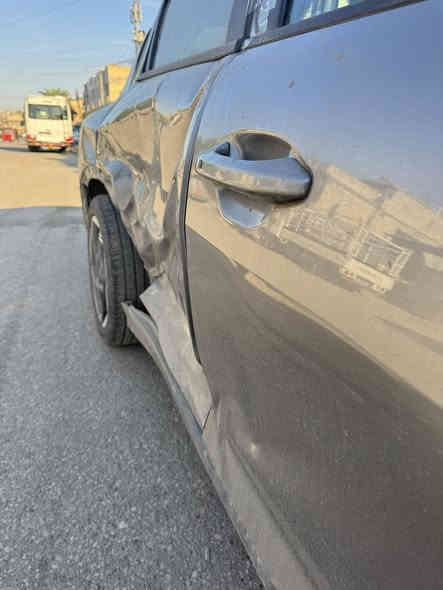 السلام عليكم 
K4 أمريكي 
موديل 2025
ماشية 12 الف
فئةEX فول عدا الفتحة
حادثها مبين بالصور
ايرباك بردة فقط
مازده لد 
بك لايت لد
داخل رصاصي 
بصمة 
رادار كل الجهات 
توقف ذاتي 
توقف خلفي
شاشة متصل 
كامرا 360
ابيع على حادثها  138 وبيها  مجال 
العنوان بغداد الشعب 
***********
