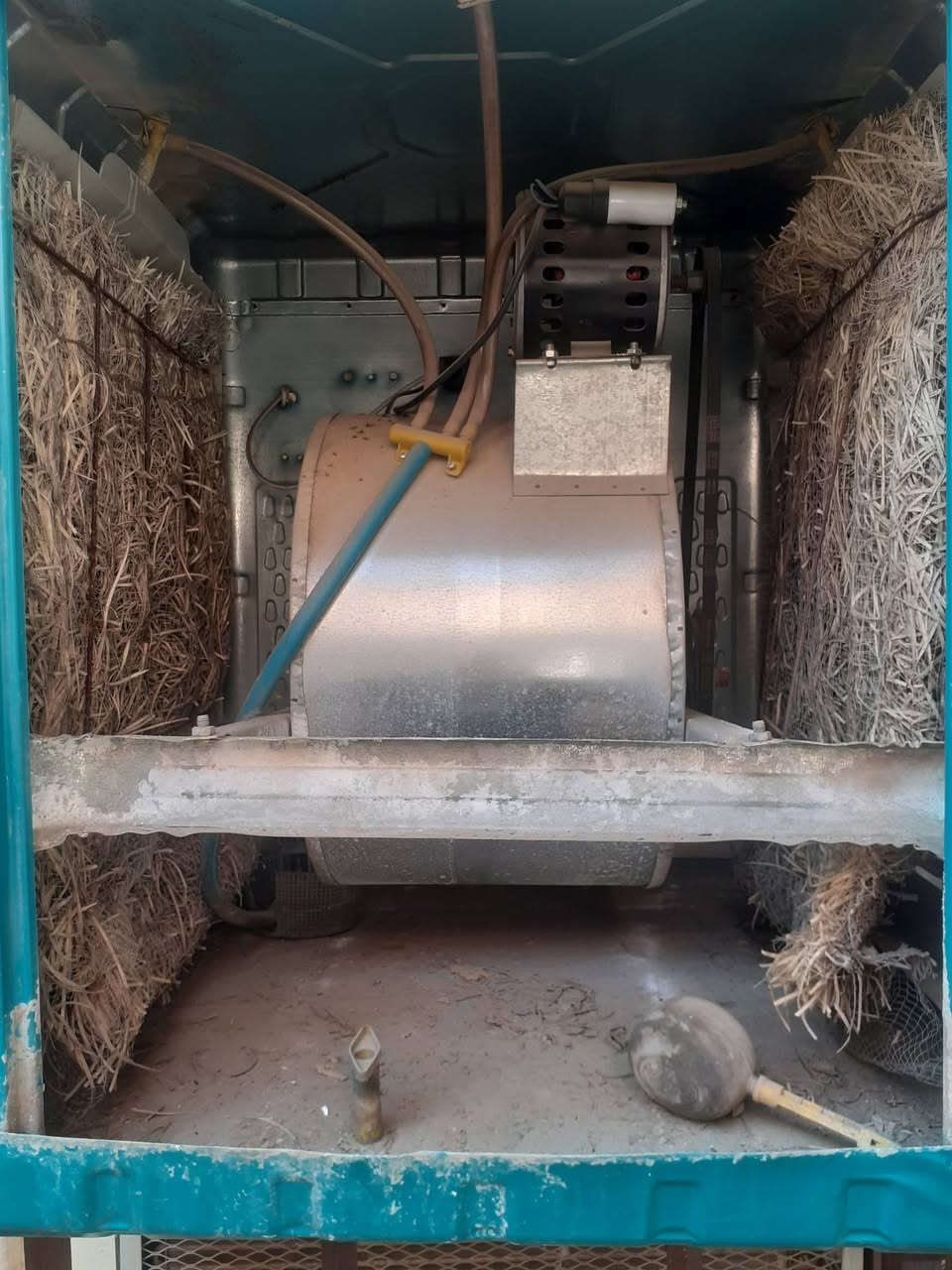 السلام عليكم عندي مبرده للبيع ***********
