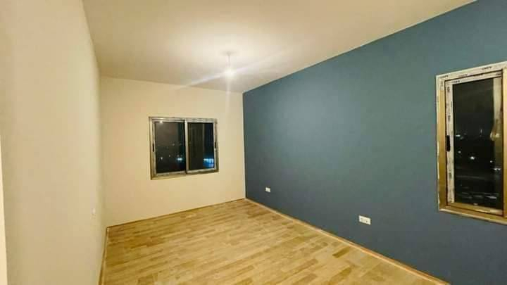 صباغ وديكورات منزلي داخلي وخارجي وعمل كافه الاصباغ 

طلس معجون وستن/ورق جدران/ سحبات فوم داخليه 

معالجه الرطوبه/ ديكور بديل الرخام والخشب والشيبورد 

ترميم وتصليح البيوت القديمه/شبابيك تنظيف وصبغ حراري 

شغل درجه اولى/ ***********
