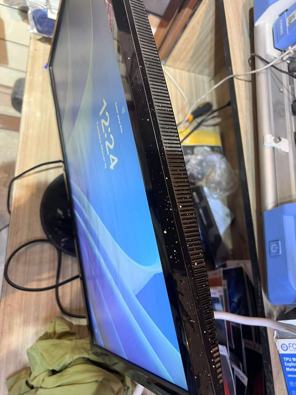 🔹 كيس + شاشة للبيع بحالة نظيفة جداً

المواصفات:
 • المعالج: Ryzen 5 3500
 • كارت الشاشة: GTX 1650
 • المذربورد: B450
 • الرامات: 16GB Corsair
 • التخزين: SSD 128GB + HDD 1TB
 • الباور سبلاي: 500W RGB
 • النظام: Windows 11 Pro مفعل

🖥 الشاشة:
‏ASUS 27 بوصة – 144Hz
(بيها صبغ بسيط بالكفر الخارجي فقط)

✔️ الجهاز نظيف ومفول وجاهز للاستخدام والألعاب.

💰 السعر 550
📞***********
