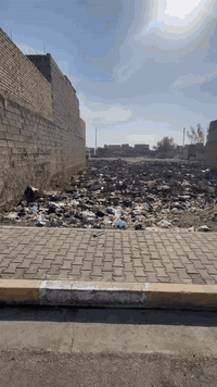 مسقط ال ١٧ • ٢٠٠م • أرض