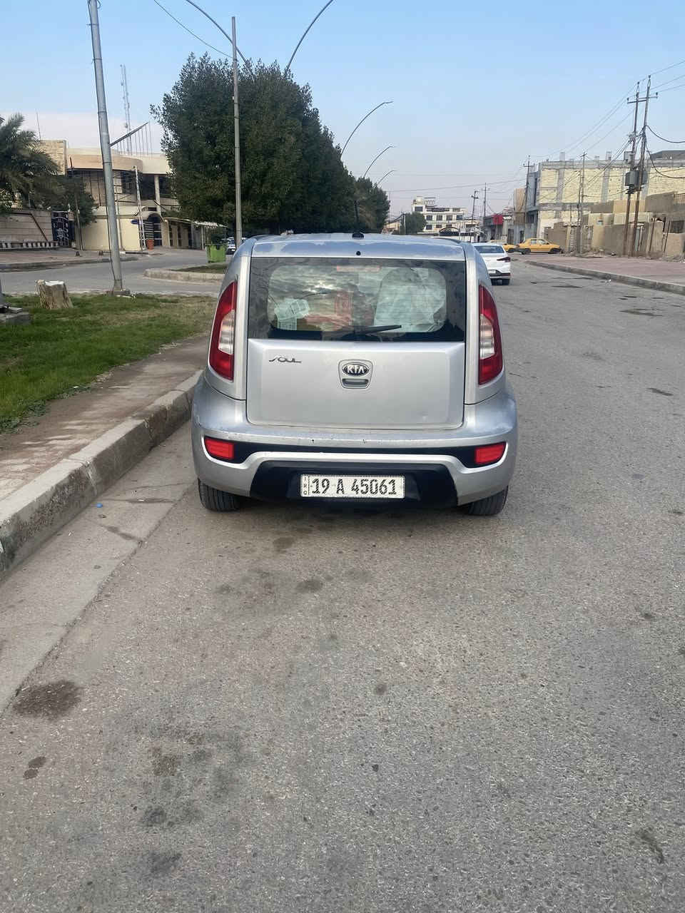 سلام عليكم سياره صول موديل 2013 
وارد امريكي كفاله السياره حدثه دعميه امامي
رقم انكليزي كربلاء 
الهزه مصاقطه 
مكينه 2000 دوش المرغوب 
كل نقص مابيه عل ايدي اليوم امسوي حداديه امام خلفي 
سياره بسمي مداور ثاني يوم 
سونار مرفوق بلمنشور 
والله العضيم السياره خير من الله وريد ابيع محتاج فلوس 
السعر المطلوب بيه 108 وبيه مجال قليل 
وتساب *********** 
تصال ***********
