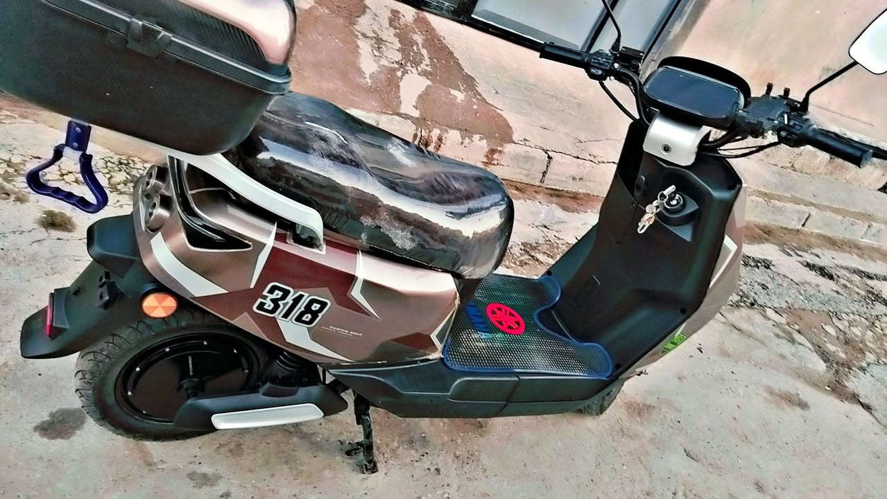 〽️دراجه 318〽️🔆 موديل 2025 
⚠️ المواصفات
❇️ محرك عملاق حقيقي 2000واط
❇️ 6 بطاريات دبل شرط على الفحص 
❇️ ميزة تحكم بالسرعات4 1/2/3
✳️ كشافات أمامية  دائرية بإضاءة فائقة
 ✳️قفل سرعة لتثبيت القيادة
 ✳️بريك هايدروليك ديسك أمامي وخلفي
 ✳️هورن + منفذ شحن للموبايل + جيب للهاتف
✳️ أضواء LED أمامية وخلفية + رماش عالي + إشارة رباعية
✳️ مقعد جلد مريح + صندوق تخزين تحت الكشن صندوق خلفي 
✳️ دبلات أماميةوخلفيه 
السعر 530


**إذا كنت صاحب هذا الإعلان وتريد حذفه لأي سبب، رجاءا أرسل رسالة إلى الدعم الفني**