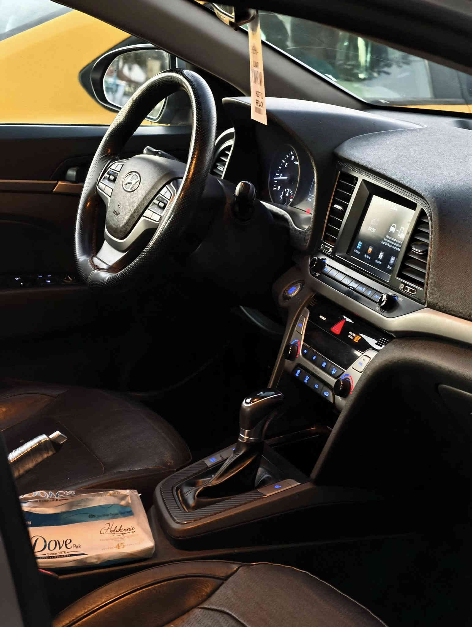 النترا ٢٠١٧ رقم بغداد بأسمي تحويل ثاني يوم هزة جديدة 
وارد امريكي السيارة limited فول عدة الفتحة 

كلين السيارة بدون صبغ بدون تبديل كلها ليبل واحد 

فقط حادثها بارد بنهاية الجاملغ الامامي وموضح بلصور الحادث 

بدون ايرباك بچم كبس وسونار موجود 

بصمة 

كشنات جلد بلادي 

جنطة بصمة 

كشن كهربائي 

نظام ترحيب 

تبريد بيانو 

رادار 

اشاير بلمري 

تحديد مسار 

فول ومعروفة مواصفاتها 

السيارة سعرها ١٤٠ بيها مجال بسيط 

ممشاها ١٠٨ ميل 

 ***********

مكانها البياع
