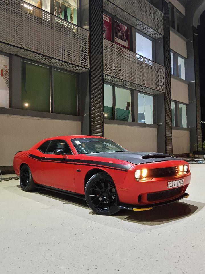 السلام عليكم
جالنجر موديل ٢٠١٦ sxt
المحرك ٣٦٠٠ 
كير مكينه كفاله 
حداديتها جديده 
مواصفاتها تشغيل عن بعد
شفتات ستيرن
سستم صوت سماعت الباين 
السياره حادثها جاملغ وهنا الثاني نطخ 
الشواصي كفاله❤️
بيها باب شبر صبغ مال السايق بدون اي معجون او تعديل 
رقم بغداد مشروع وطني ثاني يوم احول 
*********** اتصال فقط
