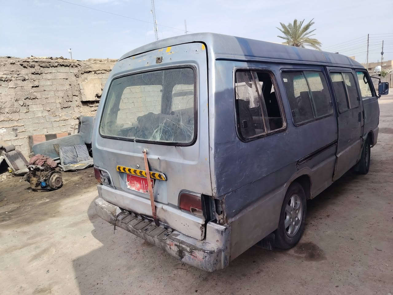 اسيا مويل 94 رقم أحمر ابو سنويه موجود تريد تحويل تريد مكاتبه محرك خيط بخار كير اكسن  محرك وكير بريحو 3000تخم تاير نضيف السعر 13 وبيها مجال بسيط حك عنوان بغداد ابي غريب الحصوه *********** أو ***********
