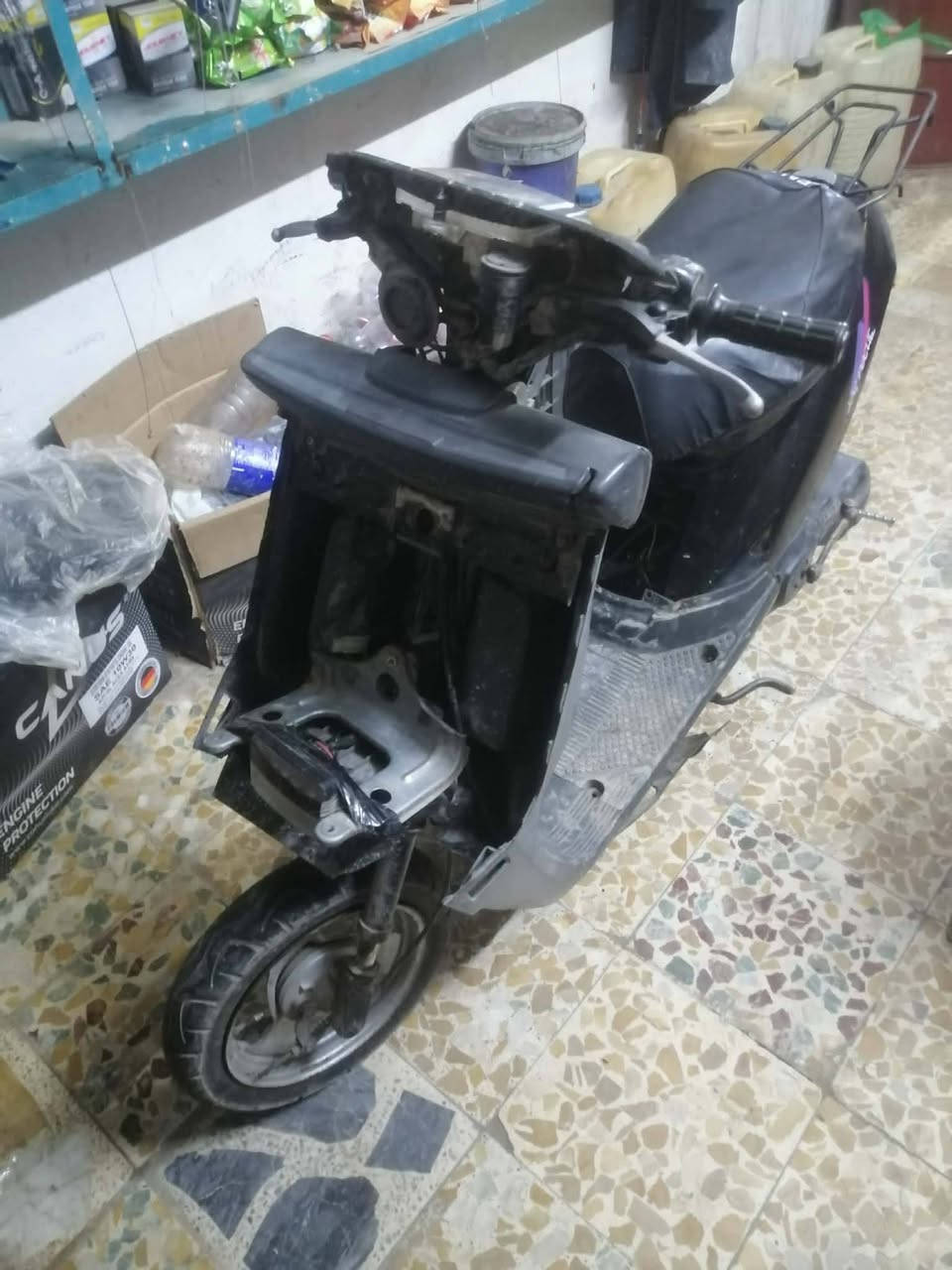 السلام عليكم ماطور بزون شغال معمر جديد ب ٩٠الف تواصل خاص او ع رقم ***********
