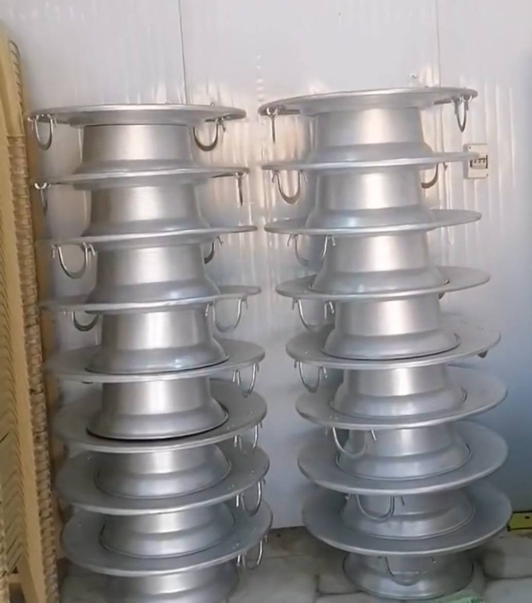 سلام عليكم
صحن ابو القاعدة جديد للبيع 
حجم 75 الثقيل 
عدد 25 قطعه 
المكان ذي قار سوق الشيوخ ناحية العكيكه 
***********
