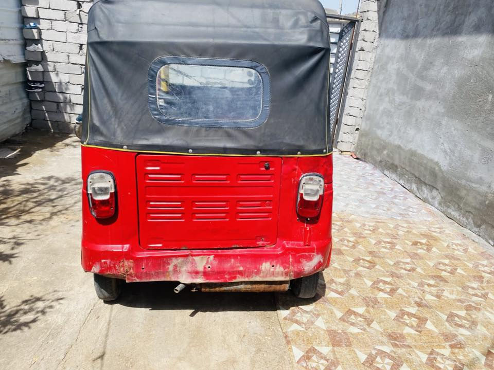 تكتك للبيع مديل ١٦اوراق اصولي مكانه ناصريه مركزسعره 2800.  وبيه مجال لشراي  مكلف بل نشر تريد خابرني ***********
