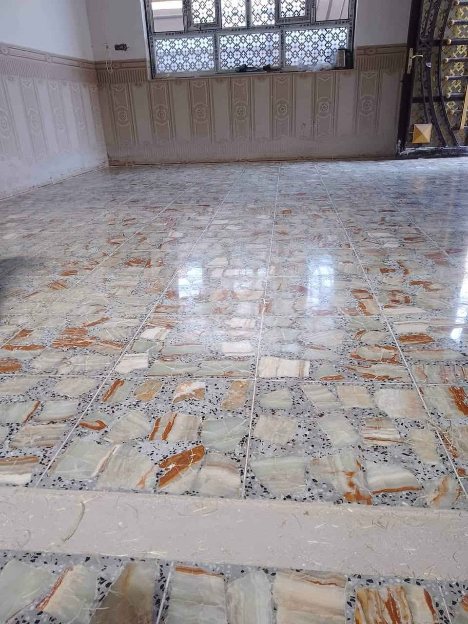 للجلي كافت الأرضيات كاشي مرمر كرانيت تلميع بورسلين سيراميك صب موقعي***********
