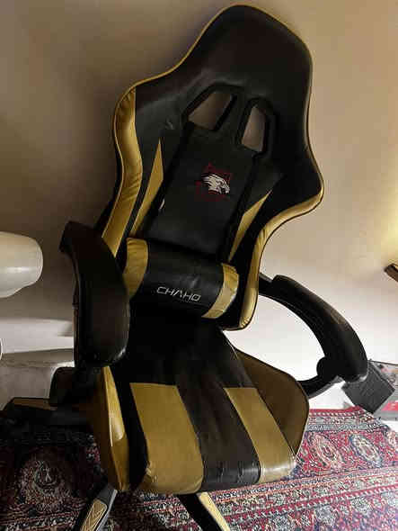 لسلام عليكم
كرسي كيمنك للبيع
مثل ماموضح حالته 
الجك ميشتغل  اما الباقي شغال كلشي مابي 
بي تدليك 
السعر 50 الف و بي مجال 
مكاني( بغداد حي الخضراء )
رقمي ***********

