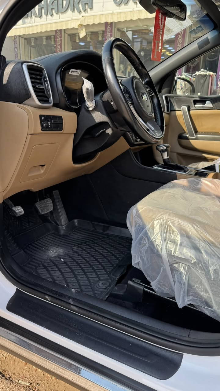 سبورتج للبيع
مديل 21
حساسات امام خلفي 
بصمه 
بيضه السياره حيل حيل حلوه ونضيفه
مكفوله كفاله عامه من الصبغ ولعطل
ولسوناو مرفوق بل النشر  
تخم تاير جديد 
ماشيه 59 
السعر 21 الف$
للستفسار الاتصال
‭
 770 027 9559‬
