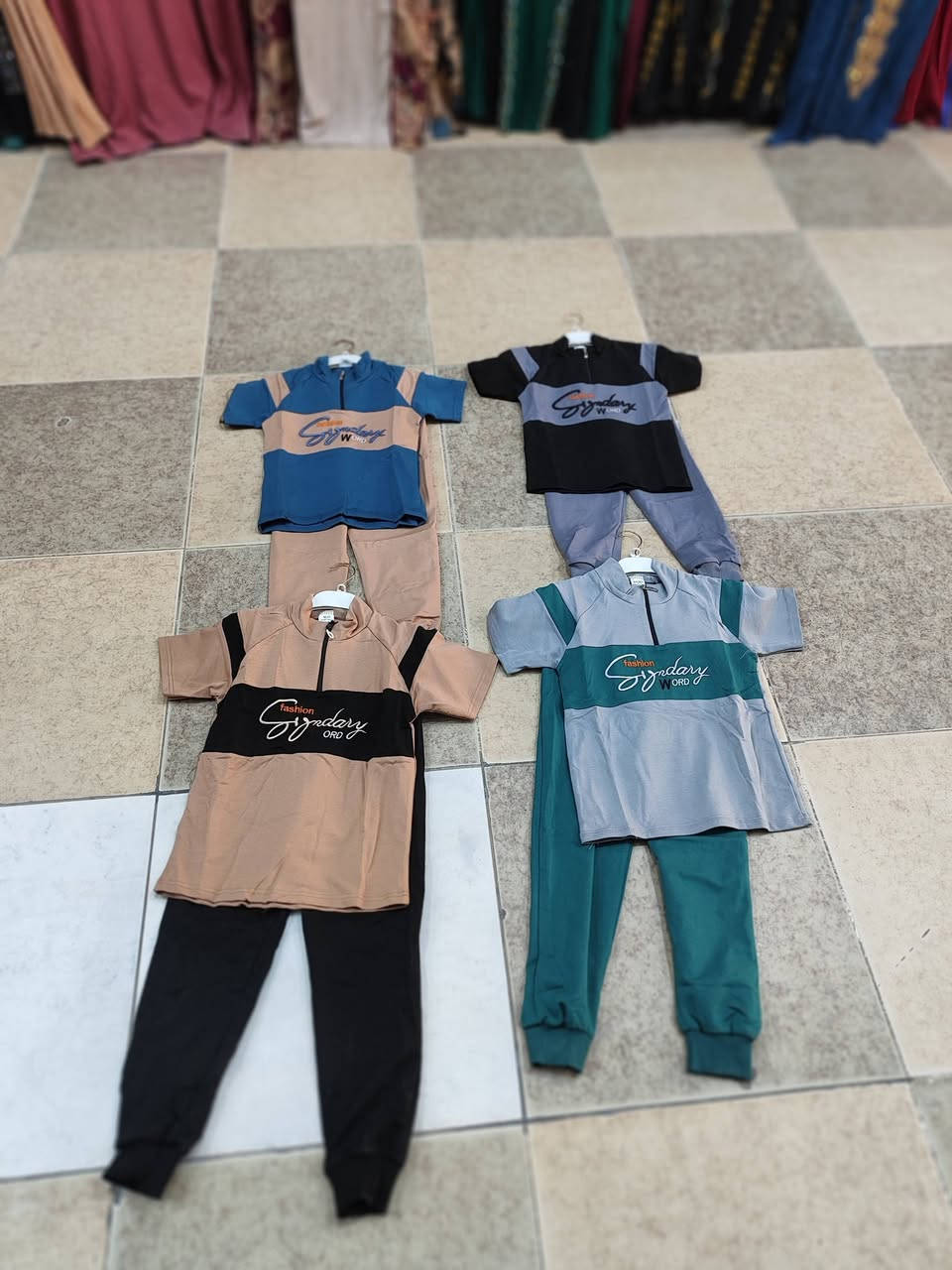 تراك ولادي محير تركي عرض ب13الف  قياس 14×20 عنوان الرمادي تاميم شارع ام عمار مجاور صيدليه اسبرين لحجز ***********قناه واتس ‏تابع قناة ازياء السعادة في واتساب: https://whatsapp.com/channel/0029VbBfXc4EwEjnPVucxA3b
