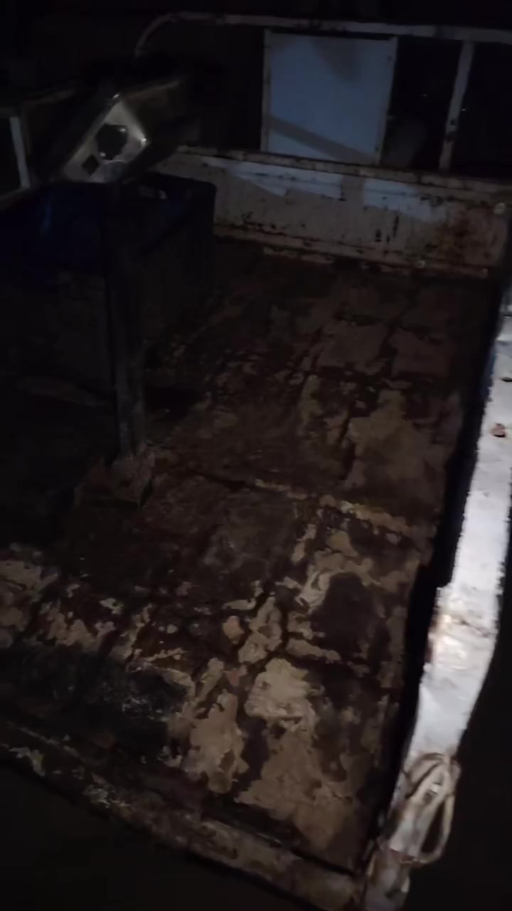 ستوته للبيع مكاني كركوك شورجه مكفوله من سرقه ومن كلشي يجي ياخذها من الباب كلك مابيها اوراق شاصي نضيف كلش بس بودي تعبان كلش مال شغل محرك نضيف مابي صوت كرنك صافي سعر 650 وبي مجال كلش قليل حك جيه رقم ***********
