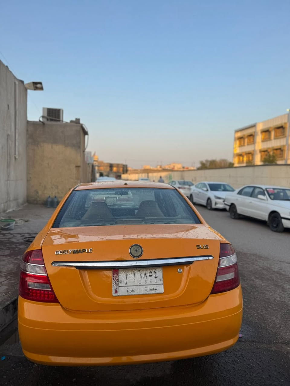 جيلي موبل
موديل 13 مصبوغة جماليه مابيه ضربه مكينه وكير كفاله سنويه ل 28 مصفره هيئه وغرامات 
سعرها 38 
*********** 
مكان السياره بصره
