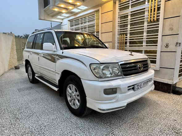 سلام عليكم للبيع بموعد او نقد 
لاندكروز 2001 خمسينية أصل فول مواصفات 
فتحة سقف داخل صاج بل كامل شاشه أريل كهرباء ثلاجه 
سبعة راكب 3 قطع تبريد جام كهرباء كير اوتماتيك 
كير محرك صدر تبريد تخم تاير جيد جداً تراي كلش ناعم 
محرك سته سرندر كفاله لا صوت ولا بخار
صبغ حزام بدون لا قماره ولا تكم ولا شواصي ولا لغود 
بدون دواخل حزام فقط #السعر 140 ورقه بنقد وبيها مجال 
السياره كلش نضيفه رقم اربيل الجديد بسمي هزه وفحص جدد
عنوان بغداد للاستفسار ‭0778 326 3876‬
