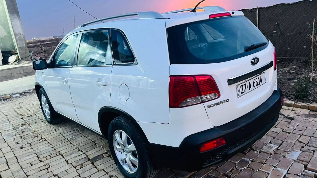 السلام عليكم 
سرونتو م 11 سيارة جديدة من مكينه 2400 سيارة 🚗 7 راكب  وحداديه نظيفه تبريد وتدفئه وتايرات كهربائيات كله نظيف وشغال السيارة كفاله من الظربه والصبغ والمعجون ماعدا الجاملغ الامام بارد قدر شبر موضح بالسونار  سنويه لل 30 وشرط التحويل السعر 140 وبيها مجال العنوان ذ ي قار قضاء الرفاعي وللاستفسار ع الرقم ***********
