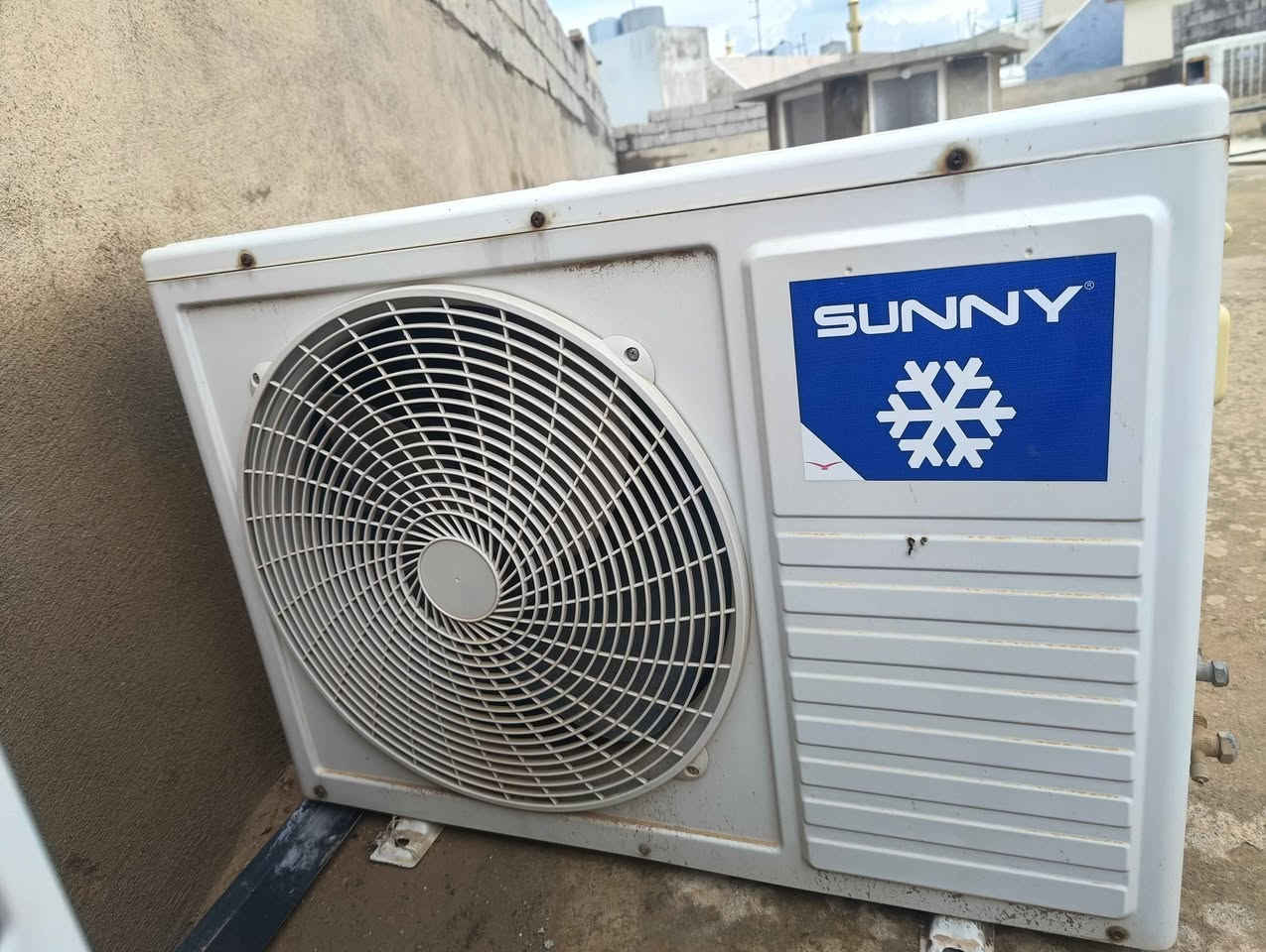 دوو سبليت بۆ فرۆشتن یەکەمیان جۆری LG دوو تەنە ئەوەی تریان جۆری sunny تەنو نیوە هەردوکیان خاوێنن غازی بیلادیان تیایە بە کامل ئەشیاوە نرخی هەردوکیان ٥٠٠ هەزارە شوێنم بحرکە هەولێر. سبلیتین للبیع نوع الجی طنین ونوع سنی طن ونص بها غاز بلادي بشرط وشغال مع ملحقاته سعر ٥٠٠ الف موقع بحركة اربيل أربيل, العراق


**إذا كنت صاحب هذا الإعلان وتريد حذفه لأي سبب، رجاءا أرسل رسالة إلى الدعم الفني**