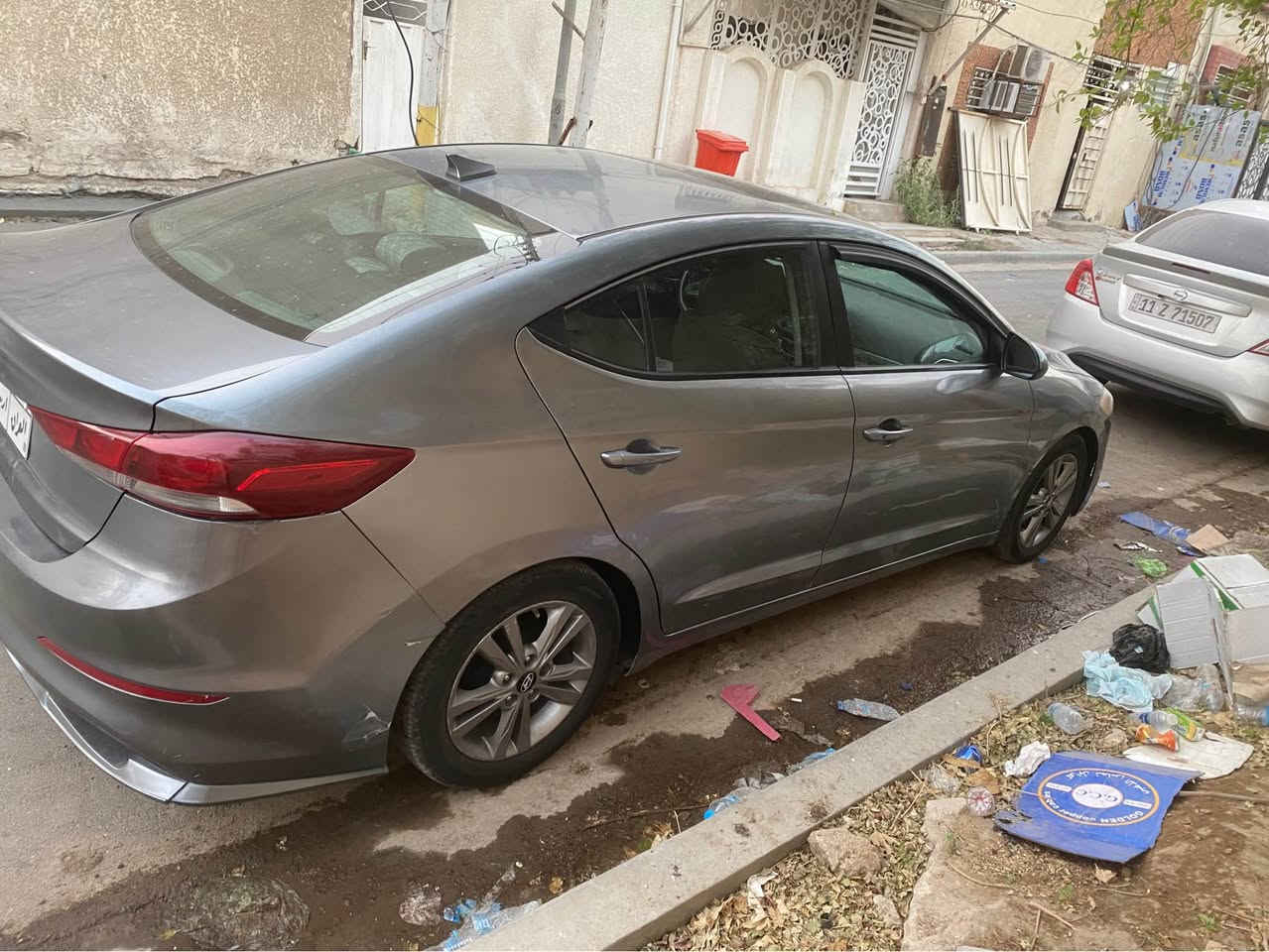 السلام عليكم 
النترا ١٧وارد امريكي لمتدد ...
رقم اربيل بيمنه تخويل مباشر..
ليبل واحد كل السياره...
بصمه ...
فتحه ...
بصمه ابواب نضام ترحيب عند الاقتراب ....
جنطه بصمه ...
مري كهرباء ...
رادارات جانبيه وخلفيه وكامره خلفيه ....
شاشه ايباد اصليه .....
3 مودات قياده ايكو سبورت نورمل ....
مانع انزلاق...
هيترات بالكشنات  ...
تبريد مناخين ....
شادلها قاعده فيتبم اصليه قبل يومين ....
راديترات مي وتبريد جدد  والمروحه  جديدات اصليات...
تبريد ثلج بلادي ....
ادامه كامله لمنضومه الاحتراق بالثلج الجاف ....
مكينه ً بدلت طابوكة وكير بلاد ....
مبرمجها يم الامير عالبانزين العادي يعني انسه شي اسمه دوانز وسياره ترايها كلش حلو مناقصها اي شي ....

الحادث باب خلف الصدر مبدل اصلي نفس الليبل + صبغ جاملغ خلفي و باب الصدر لغرض توحيد اللون فقط  رقم الهاتف *********** العنوان السيدية حي الاعلام بغداد, العراق
