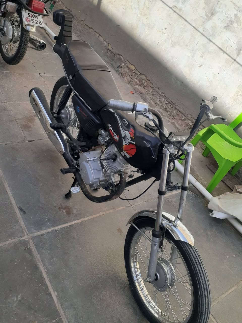 السلام عليكم دراجه للبيع شاصي موديل 19 اوراق اصولي دراجه اغراض كله جديد بالكامل غرض ماكينه موديل 21 دراجه حلوه وجاهزه مكان واسط قضاء الحي والسعر 600 وبيها مجال الاتصال على الرقم***********
