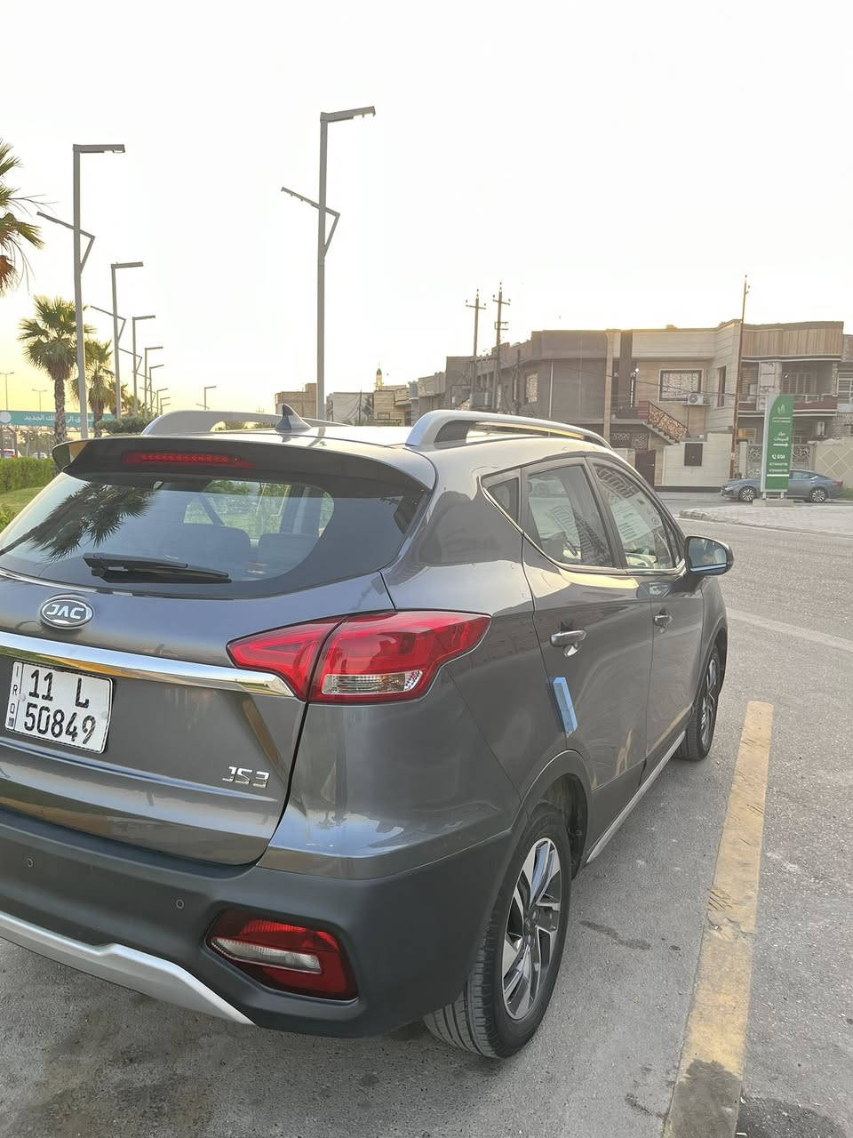 للبيع JAC JS3 موديل 2024
* محرك 1.6 لتر 

* ناقل حركة CVT أوتوماتيك

* قوة 109 حصان

* دفع أمامي

* الويل 16 إنج

* شاشة لمس ( كاربلي-اندرويد اوتو)

* كامرة خلفية

* حساسات

* مرايا كهربائية

* كروز كنترول

* فتحة سقف 

* 5 ركاب

* تشغيل بصمة 

* بصمة ابواب ( باب السائق فقط)

وباقي المواصفات معروفة

* بعدها بضمان الشركة

بيها رصعة صغيرة بالباب الخلفي فقط 

ماشية 19 الف وقابل للزيادة 

للتواصل 

***********

وبالخاص هم موجود

السعر 115 ورقة وبيها مجال

مكانها بغداد الغزالية
