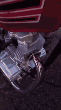 دراجه البيع اورق شاصي موديل 9 باب أوال دراجه غراضه كله جداد بس التانكي قديم محرك جديد السعر 800قفل هذه رقمي ***********
