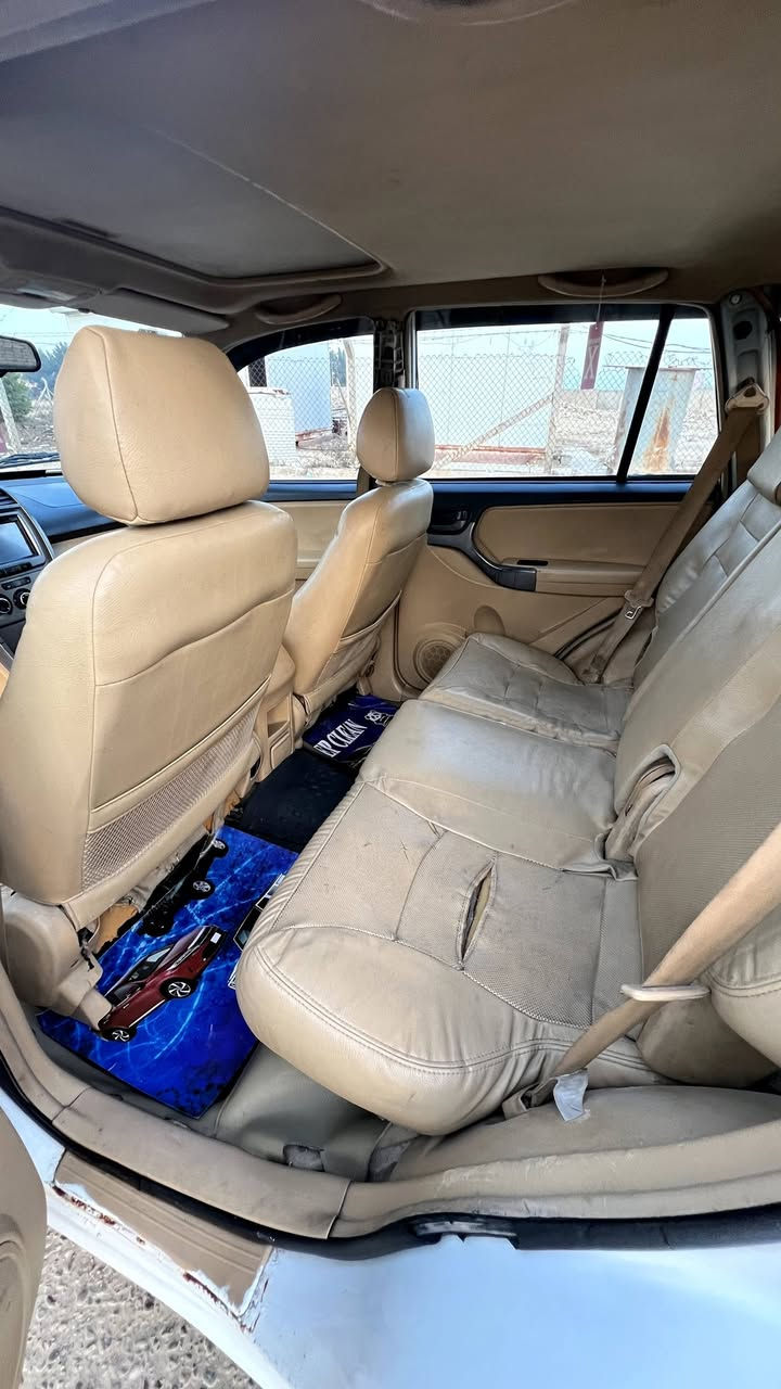 السلام عليكم 
سيارة تيكو للبيع موديل 13 رقم انكليزي وسنويه باسمي سيارة جاهزه مكينة و تبريد خير من الله كهربائياتها كلها شغالة بيها بارد بسيط جاملغ امامي سعرها 60 ورقه وبيها مجال اكيد
العنوان بغداد
***********
