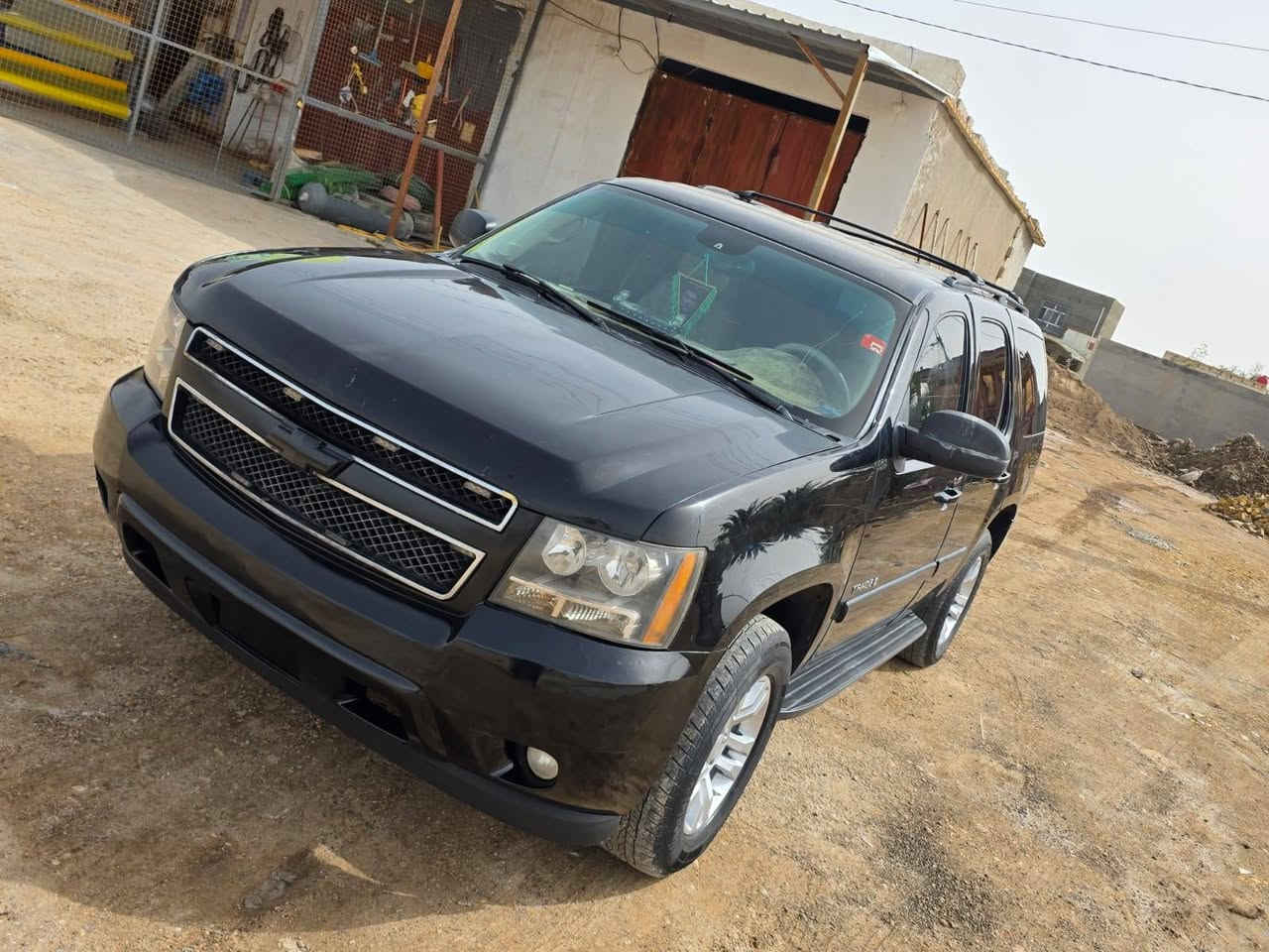 سلام عليكم تاهو ادوات موديل ١١ سياره كفاله من الكص خليجيه تغير لون فقط مكينه كير حداديه تخم تاير جاهزه من كلشي سياره غاز منظومه ٨٠ فول من عده الفتحه ٨٠ وبيهه مجال ***********
