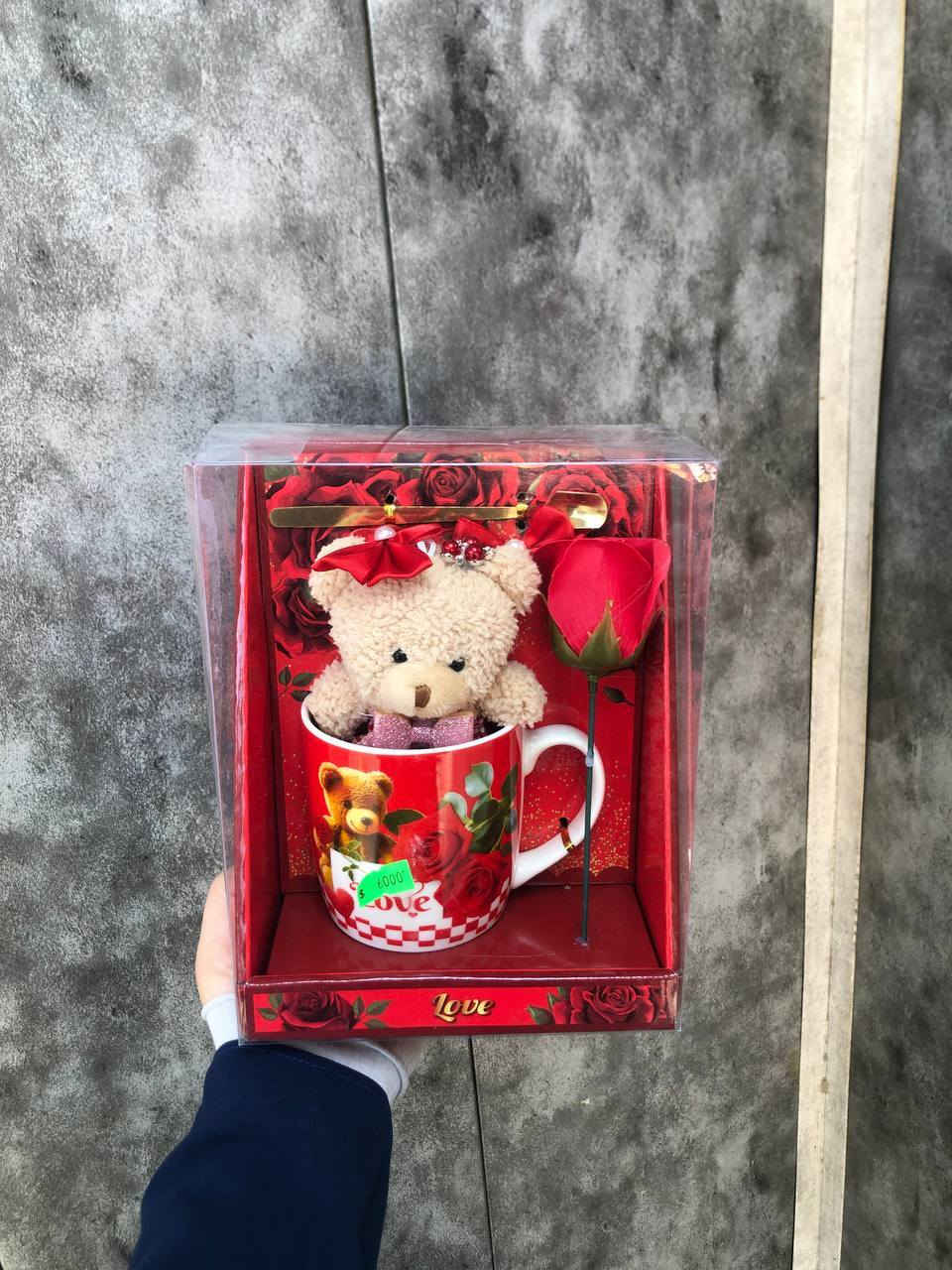 كوزمتك و مكتبة ايليا
بكج الاول يحتوي على كوب + دب + ورده + اضاء مخفيه
بكج الثاني كوب + دب + ورده 
سعر 6 الف  
طلب *********** 
توصيل مجاني داخل المنطقه
