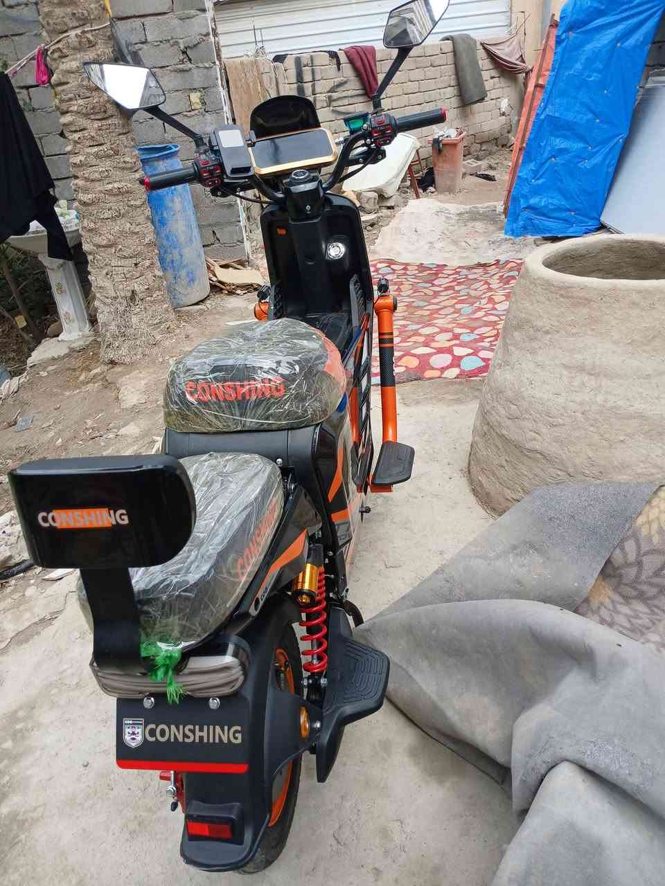 السلام عليكم دراجه شحن X900 للبيع صاير لها يومين من طالعها من الوكيل دراجه حلوه مواصفاته حلوه وجديده سعرها 6 00 وبيها مجال مكاني بصره قضاء القرنه بني منصور ***********
