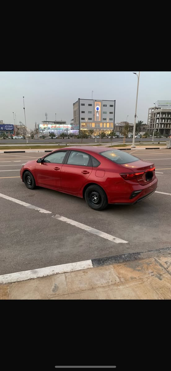 إسلام عليكم سيراتو 2020 خليجي كفاله عامه مكينه وكير وحداديه  وتبريد مكفولات مكينه 1600 دوش بلاديه ما مفتوحه رقم أربيل بسم شركه تحويل او وكاله حاضر سنويه منتهيه قبل أربع اشهر انتهت سياره جاهزه من كل النواحي 
السعر 133 مكاني بصره 
رقم ***********
