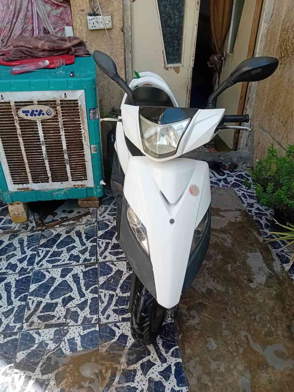 دراجة ماكس ثعلب GTR دراجة نازلة من رمبة قبل  شهر  تقريبا جيب فيتر وتعال نكر بكل وقت كهرباءيات اشاير قفل جوزه قفل جنطه  دبلات  الدراجة خير من الله محرك بلادي ناعمة كلش مكان بغداد /جكوك/الكاظمية 
السعر 750 🔐. *********** متوفر واتساب واتصال
