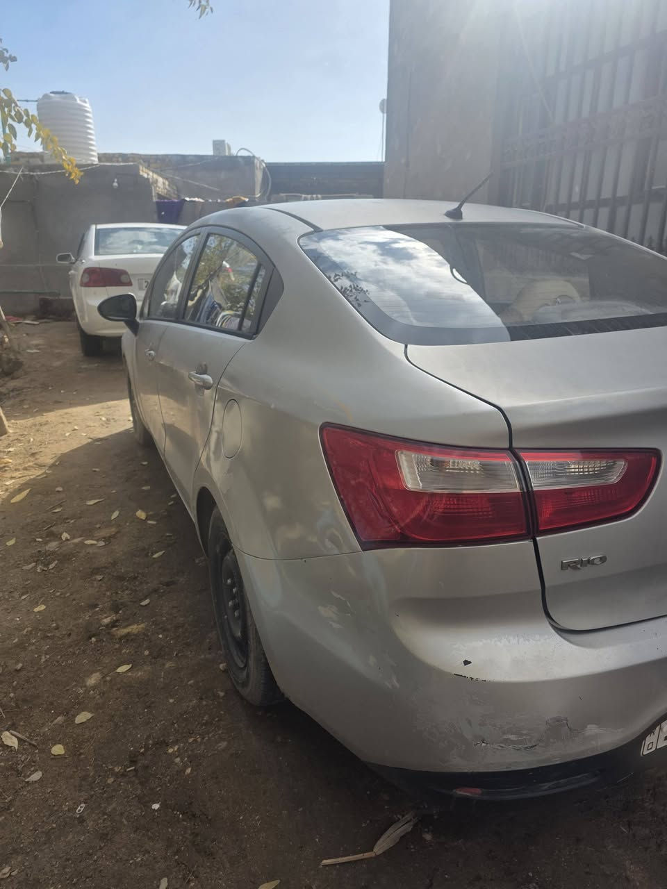 ريو خليجي موديل 2015
سوناراه بالمنشور فقط ربع جاملغ خلفي رش
مكينه 1600جديده
السياره جاهزه 
رقم انكليزي الجديد
السعر85$
الاتصال ***********
