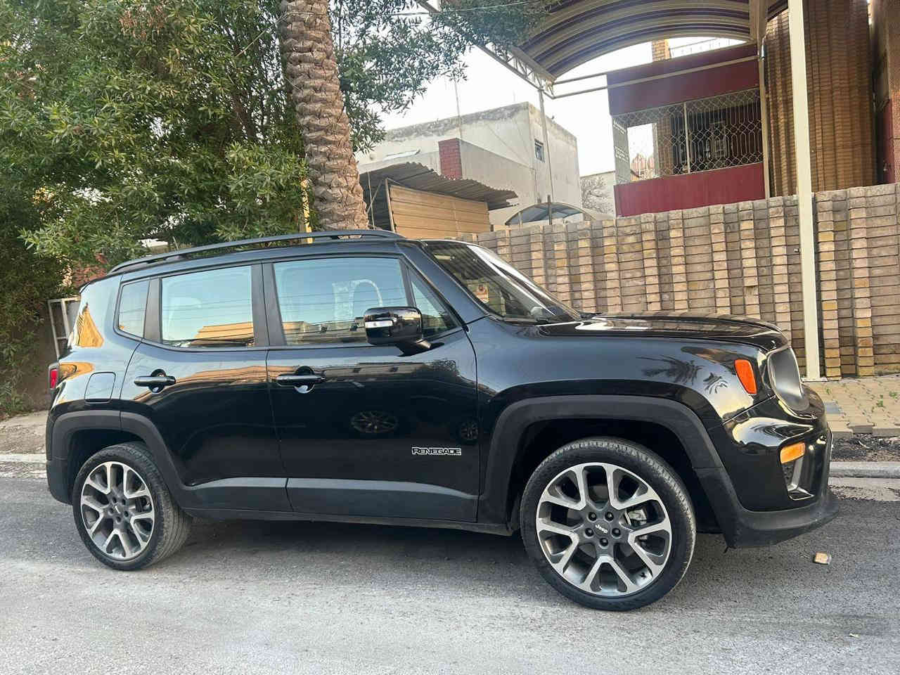 للبيع فقط 
جيب رينجيد موديل22 رقم اربيل
وارد امريكي كلين تايتل مكفوله من كلشي كير مكينه حداده
فول مواصفات لمتدد 
ماشيه 28000 ميل قابل للزياده 
مكينه  تيربو 1400الاقتصادي فور ويل
سياره جديده واحلى من الصور 
مابيها اي نقص بلخير ع شراي 
السعر  شده و55 ورقه وبيها مجال للشراي
رقم *********** واتساب 
بغداد
