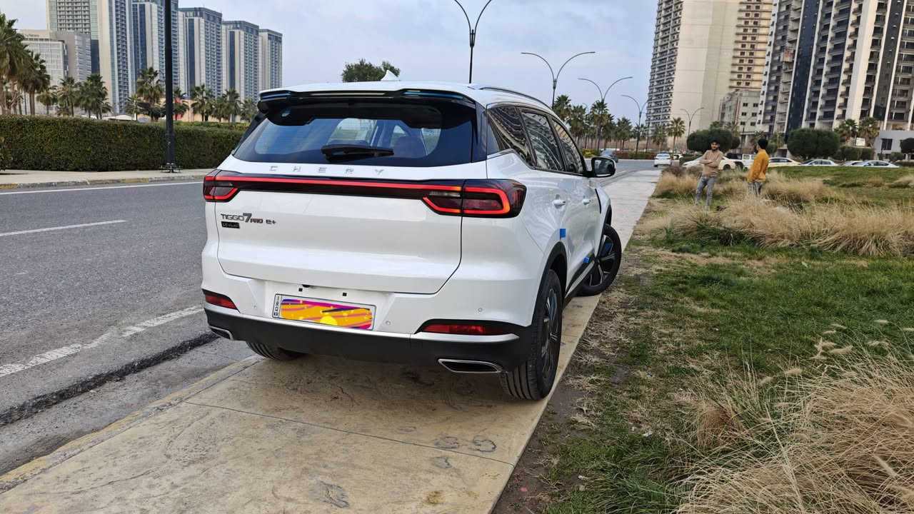 ‏السلام عليكم ورحمه الله
‏شيري تيگو 7 برو (Plug-in Hybrid 2024)🤍🔥
‏🚗 زيرو 
‏🪪 رقم أربيل جديد🔋 نظام Plug-in Hybrid (بنزين + كهرباء)⚙️ محرك بنزين 1.5 لتر تيربو + محرك كهربائي🔁 قير أوتوماتيك DHT🎛️ أوضاع قيادة (EV / Hybrid / Sport / Eco)🔌 إمكانية القيادة على الكهرباء فقط💡 لايتات زينون🔑 بصمة تشغيل🎨 دواخل لونين🚪 دخول ذكي بدون مفتاح🪑 مقاعد جلد⚡ مقاعد أمامية كهربائية🔥 تدفئة مقاعد📺 شاشة وسطية كبيرة🧭 شاشة عدادات رقمية كاملة📱 نظام معلومات وترفيه ذكي🍎 Apple CarPlay / 🤖 Android Auto🔋 شحن لاسلكي للهاتف🌈 إضاءة داخلية محيطية Ambient Light🛞 4 ويل كب❄️ مكيف قطعتين🎮 تحكم ستيرن🤖 مساعد ذكي📷 كاميرا 360 درجة📡 حساسات أمامية وخلفية ♻️ نظام استرجاع الطاقة🛑 نظام الثبات الإلكتروني🚫 نظام مانع انغلاق الفرامل ABS⛰️ مساعد صعود المرتفعات⬇️ مساعد نزول المنحدرات
‏👀 مراقبة النقطة العمياء🚧 التحذير من الخروج عن المسار🧠 مثبت سرعة ذكي🚨 فرامل طوارئ تلقائي🛡️ 8 إيرباج💡 إضاءة LED أمامية وخلفية🪞 مرايا جانبية كهربائية🔄 مرايا قابلة للطي🌌 فتحة سقف بانوراما🏁 جناح خلفي🧳 جنطة فتح وغلق كهربائية📹 داش كام📊 نظام مراقبة ضغط الإطارات🔇 عزل صوتي 🛑 صرفيه وقود 62.5 لتر / كم 
‏🛡️ ضمان شركة السراب 6 سنوات أو 200 ألف كم
‏السياره للبيع او مراوس حسب القناعه 
‏السعر 218
‏مكان تواجد السيارة: أربيل
‏رقم صاحب السيارة:  ***********  واتساب فقط 
‏

