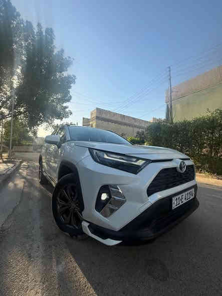 السلام عليكم .. 
رف فور 2023  بغداد هايبرد خليجي شركة ساس فول مواصفات 
محرك ٢.٥ 4سلندر
 كير 8 سرعات  اوتو 
 فتحات تكيف خلفيه 
 حساس امامي خلفي 
مصابيج LED اماميه واناره نهارية.
 ماشيه 30 الف  
 ملاحظة ...
 السياره كفاله عامه عدا تكحيل بسيط في الدعاميه الاماميه والخلفيه موضح بالصور 
  اضافات السيارة ...
 دوشمه محيطيه للسياره بالكامل
عازل حراره للسياره بالكامل
   السعر .. ( 280 ورقه )  مجال بسيط
  العنزان : بغداد الشعب قرب النادي العربي 
 للاستفسار الاتصال على الرقم 
 ***********
