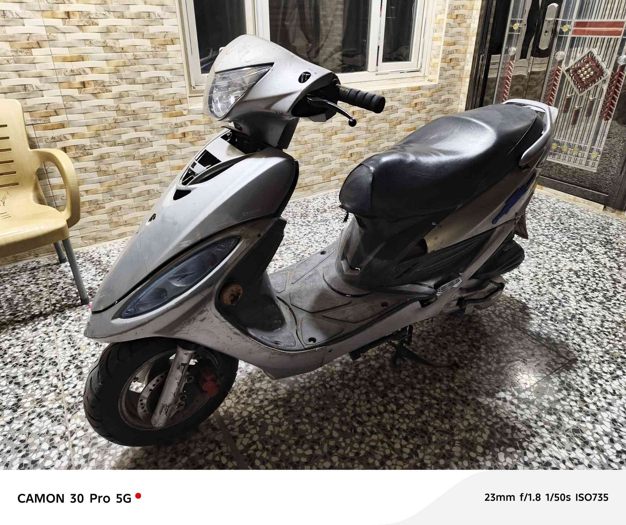 السلام عليكم
دراجة كامكو G4 
دراجة نظيفه ما مبدل بيها شي 
سعر 400 الف 
التواصل واتساب ***********
