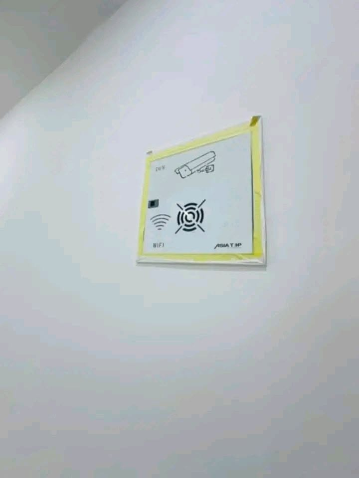 دار البـيـع  حـي الـغـيـدر  قـرب اسواق فـطومــه 

المساحــه100/م طولانـي  طابقين طـابو صـرف جـاهـز اللسكـن  
اللاستسفار  على رقم  الهاتف 📲📞***********
