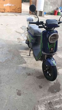 دراجه شحن r11 البيع سعر خاص تواصل عل رقم  07724123892