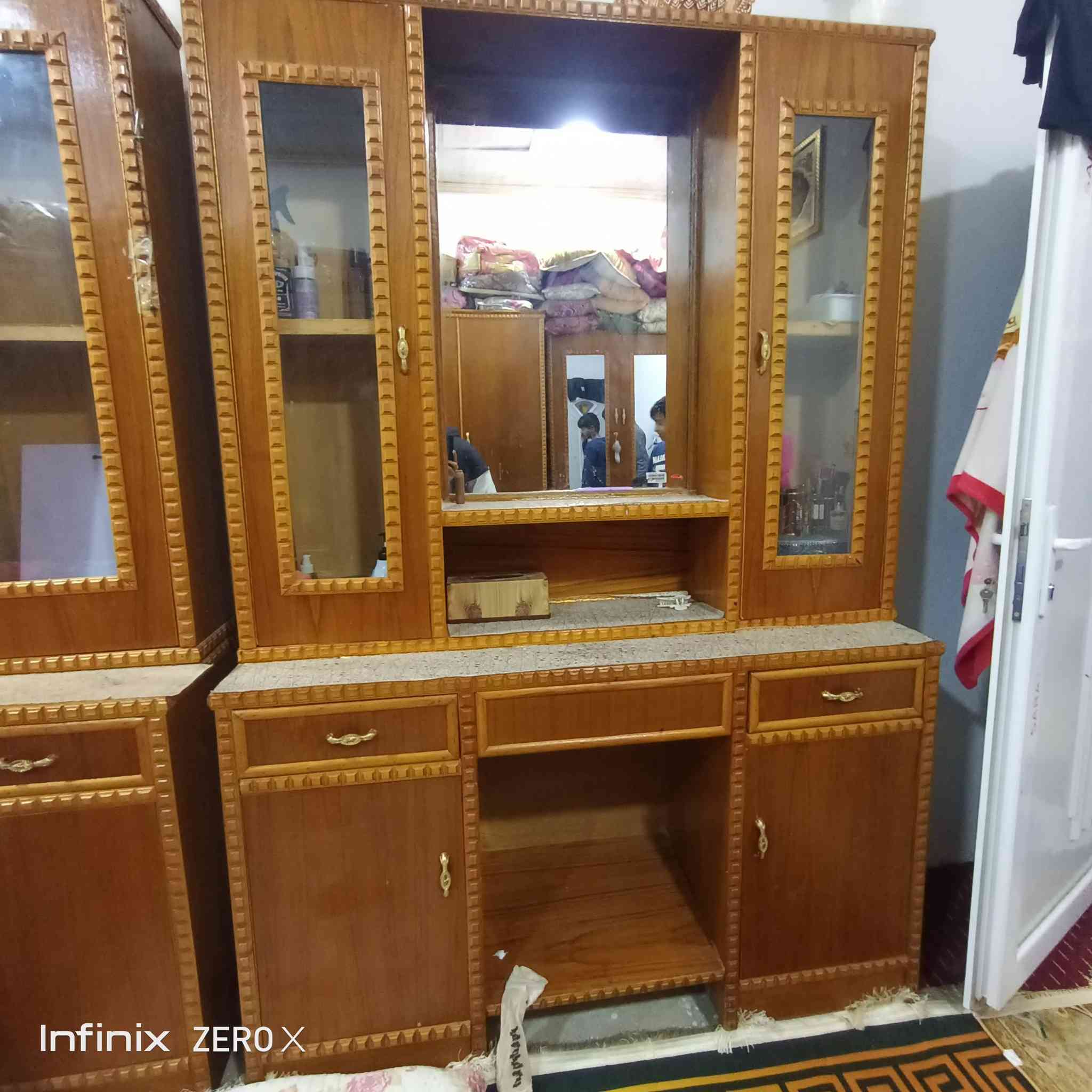 السلام عليكم غرفه نوم صاج عراقي للبيع غرفه نضيف مابيه اي ضرر مكاني ديالئ ناحيه كنعان للستفسار التصال بل رقم ***********
