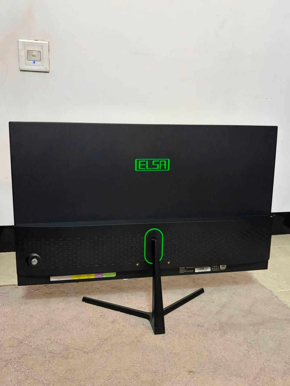 السلام عليكم
شاشة گيمنگ للبيع 
مواصفات:

شاشة ELSA EA271S

الحجم والدقة (27 بوصة - FHD)

الأداء والتقنيات (Fast IPS - 185Hz - 0.5ms)

منافذ DisplayPort و HDMI

للتواصل:***********
المكان:بغداد
