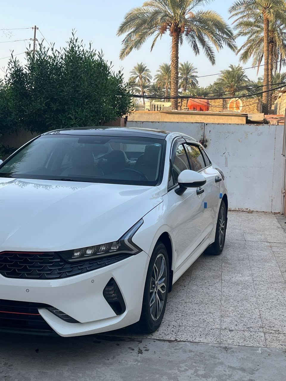 السلام عليكم K5 23 وكالة NIM خليجي مكفول ‎
‎اللون ابيض
‎-بصمه + تشغيل عن بعد 
‎- قياده ذاتيه ؏ الخطوط السريعه
‎- هاند بريك بصمه 
‎- سقف أسود بانوراما
‎- مثبت سرعه 
‎-حساس أطارات 
‎-شاشة كبيره Gps
‎- كامره دوارة  
‎- كشن تدفئة
‎-شاشه اعطال عربي
‎-رادارات جانبيه
‎-جنطه ذكيه عند الاقتراب + ترحيب  
‎-اشاير بالمري 
‎-كشنات جلد 
‎-‏ كرسي السايق كهرباء 
‎-لايتات زنون
‎-نضام قياده أيكو + سبورت +سمارت +نورمال
‎-فول تحكم ستيرن
‎-كير أوتو + عادي 
‎السياره ماشيه ٦٢ تحويل موجود
السعر 218 وبيها مجال 
***********
