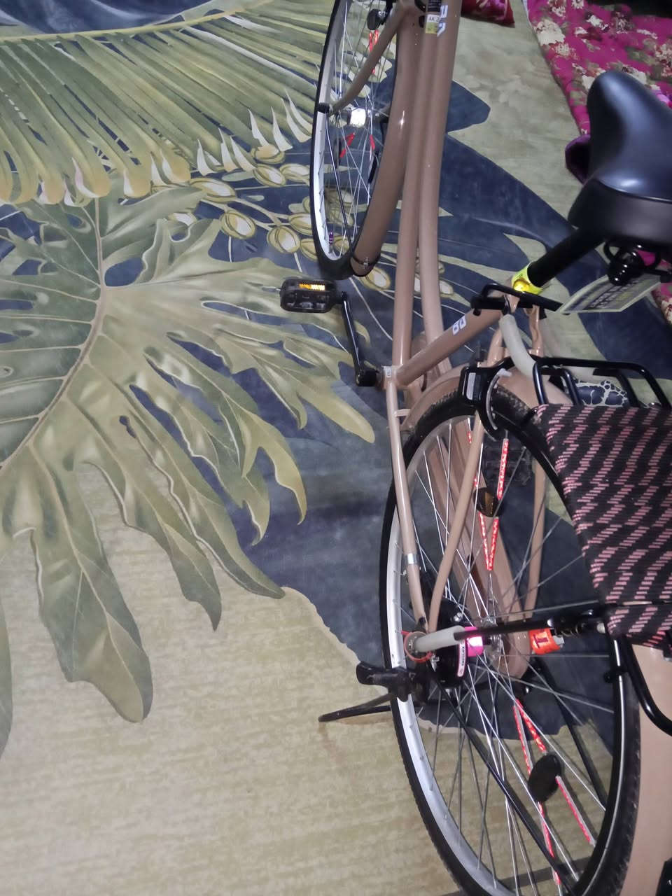 سلام عليكم بيسكل سياحي 26شركه بيدي مديل 2022بيسكل باله مال حاويه البيسكل جديد تايرات بريكات جمبزه كله كامل ما ناقصه اي ومجمبز وخفيف نضافه 97بل 100سعر 155وبي مجال رقم ***********
