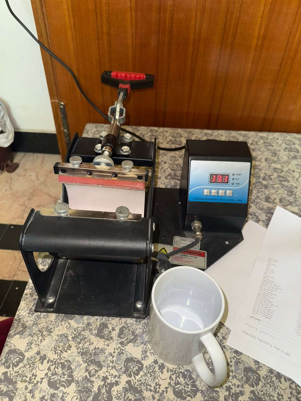 مكبس حراري للاكواب شغال ١٠٠٪؜ استعمال اسبوع واحد فقط باعتبار جديد يعني وعندي سيتين كلاصات خاصات بي ، 
مكاني : بغداد السيديه ، ***********
